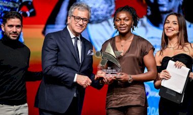 Handball : Ateba Petronie sacrée Meilleure Joueuse Étrangère en Série A1 italienne !
