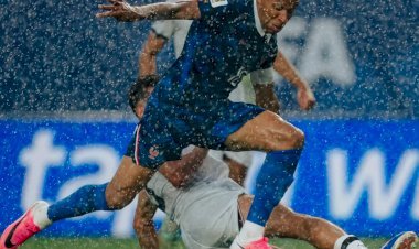 CDM 2026 : Les Bleus surfent sur l'orage et filent en 16es !
