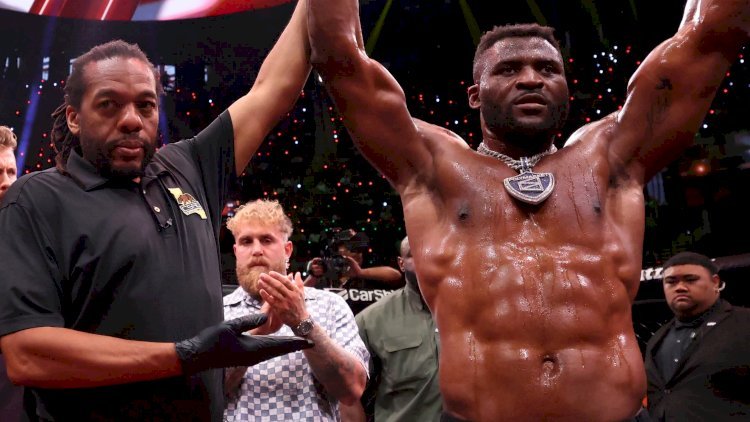 MMA: Francis Ngannou puissant dans la cage, millionnaire en banque !