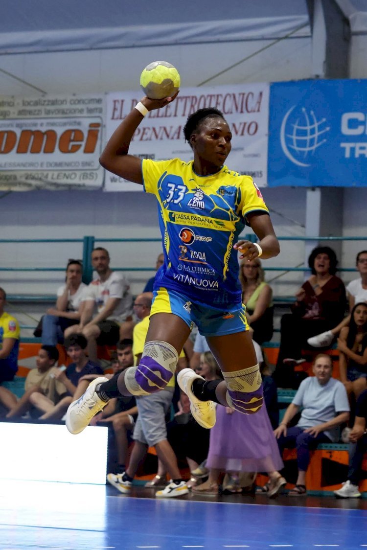 Handball: Leaticia Petronie Ateba l’histoire d’une Lionne indomptable au bras droit en or!